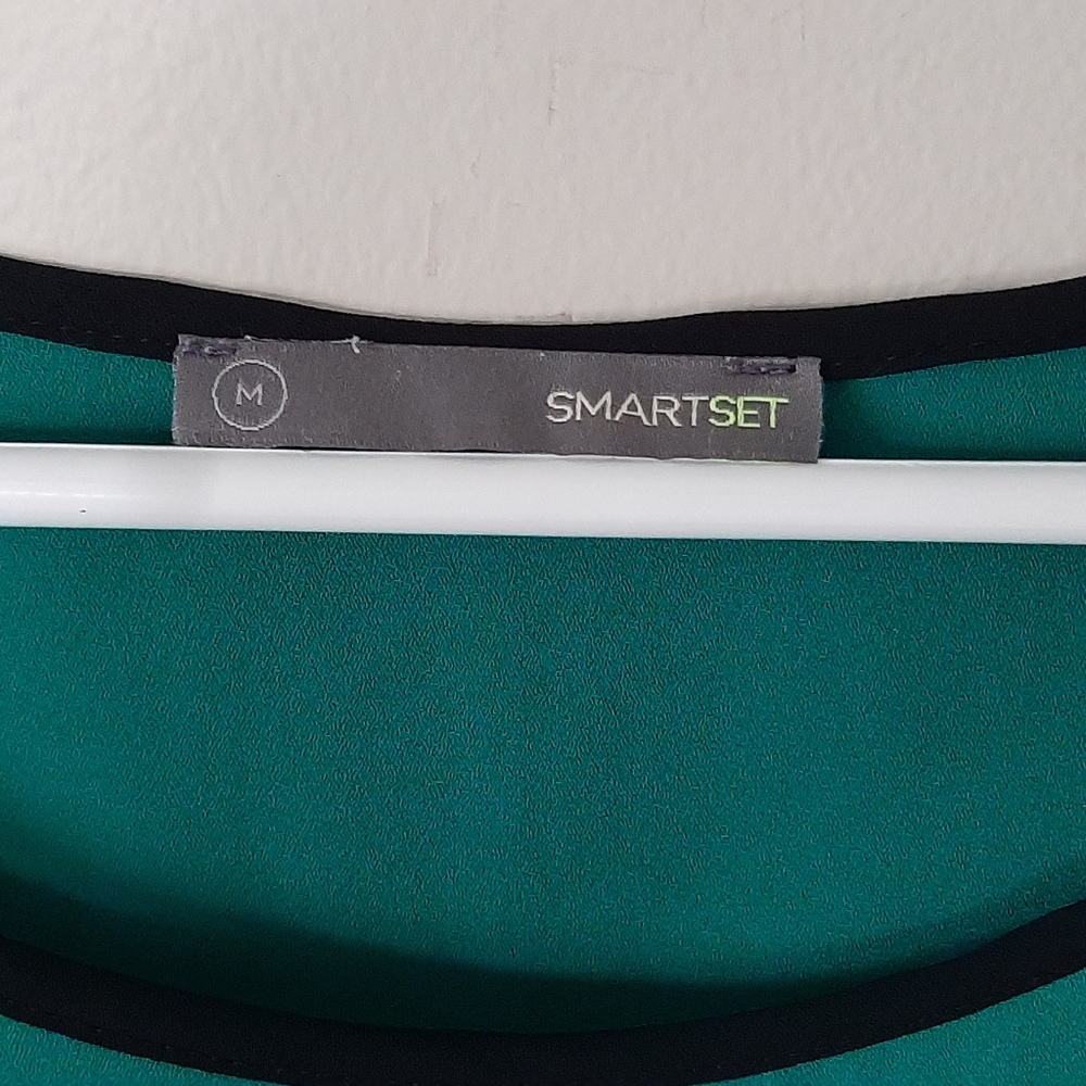 Smart Set Top ~ Med - Picture 2 of 3